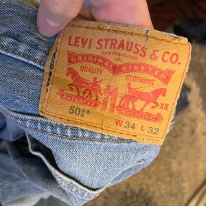 Mens Levi jeans 34x32 (tan: fit 514) (light: fit 501) (dark: fit 559).